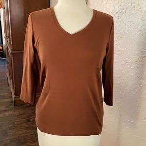 Rust medium V-neck tee